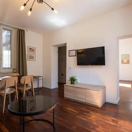Palazzo Taverna 3* Rome