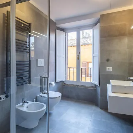Palazzo Taverna 3*