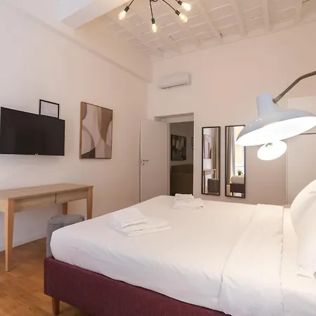 Palazzo Taverna 3* Rome